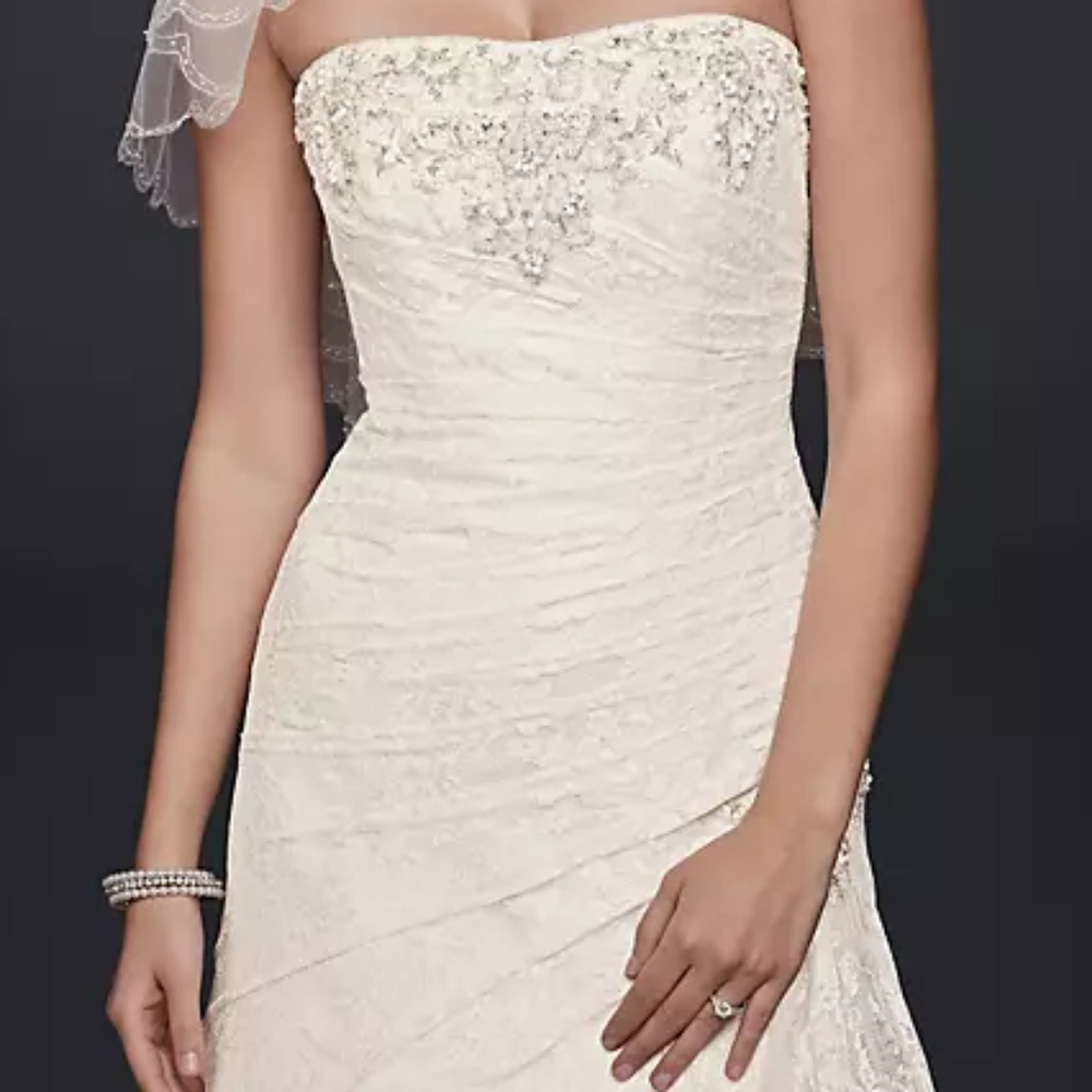 David's Bridal a-line lace wedding dress side split detail plus size 16 hemmed - Picture 3 of 9